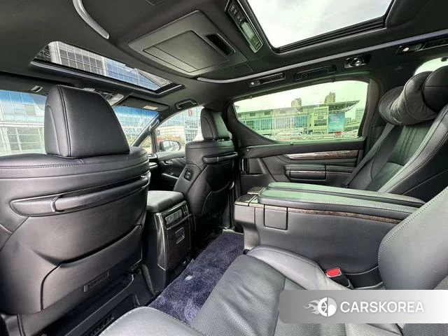 Toyota Vellfire 2023 Черный из Китая, фото 5