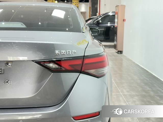 Nissan Sylphy 2022 Темно-серый из Китая, фото 5