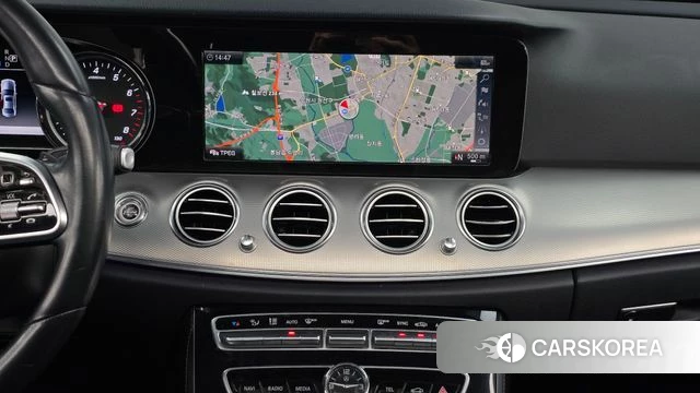 Mercedes-Benz E-Class W213 2018 Белый из Кореи, фото 5