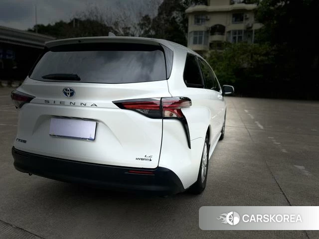 Toyota Sienna 2022 Белый из Китая, фото 5