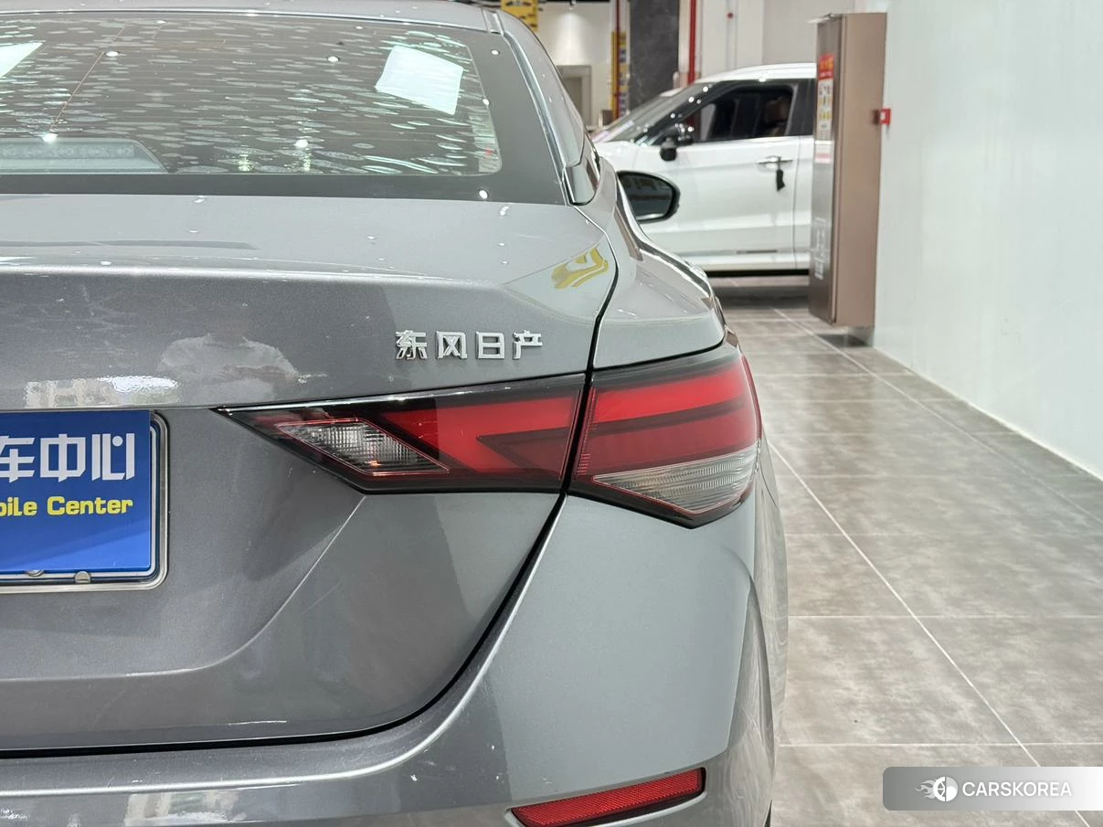 Nissan Sylphy 2020 Темно-серый из Китая, фото 5