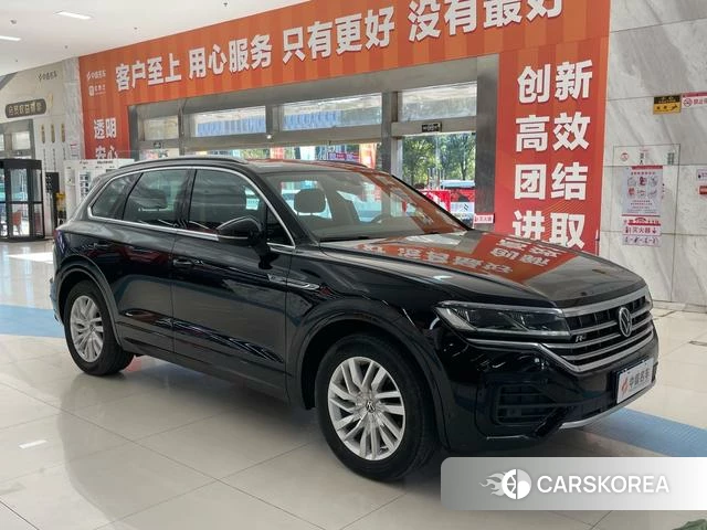 Volkswagen Touareg 2021 Черный из Китая, фото 5