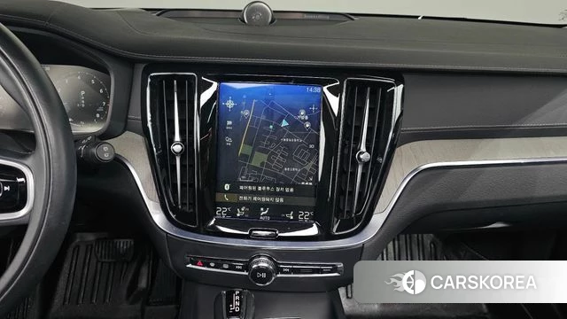 Volvo V60 Cross-Country 2nd Generation 2020 Серебристо-серый из Кореи, фото 5