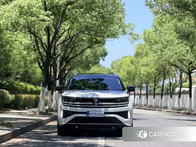 Volkswagen Tavendor 2023 Белый из Китая, фото 5