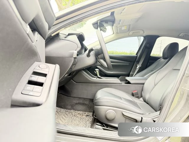 Mazda 3 2021 Серебристо-серый из Китая, фото 5