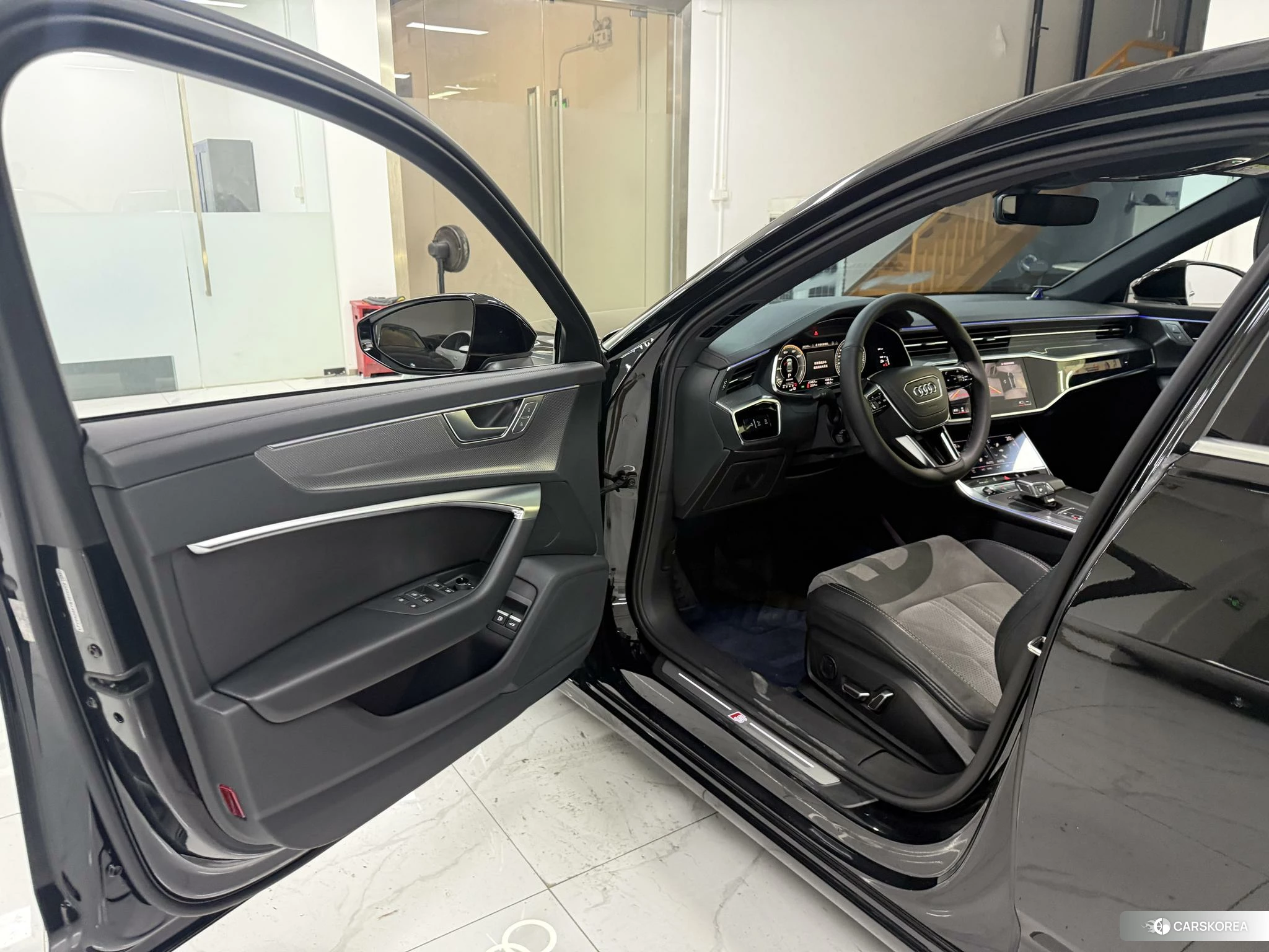Audi A6L 2022 Черный из Китая, фото 5
