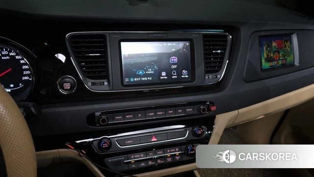 Kia The New Carnival 2018 Белый из Кореи, фото 5