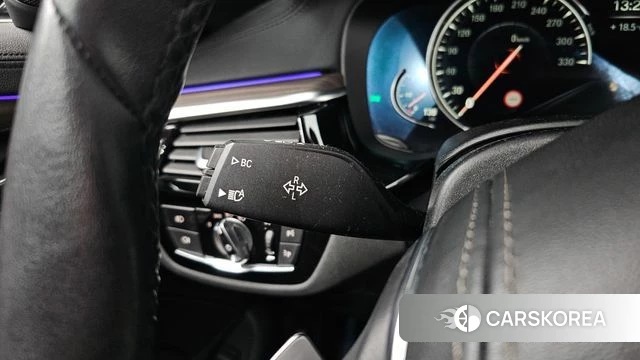 BMW 5 Series (G30) 2018 Белый из Кореи, фото 5