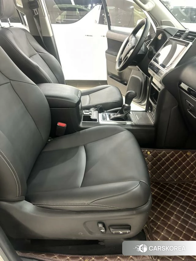 Toyota Land Cruiser 2020 Белый из Китая, фото 5