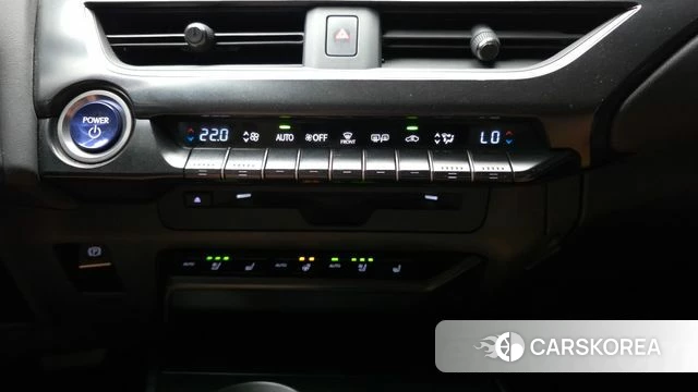 Lexus UX250h 2019 Белый из Кореи, фото 5
