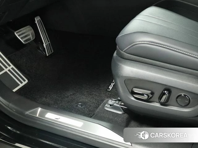Lexus RX500h 5th generation 2025 Черный из Кореи, фото 5