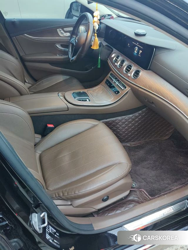 Mercedes-Benz E-Class 2023 Черный из Китая, фото 5
