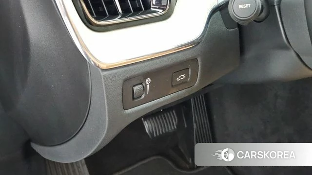 Volvo XC60 second Generation 2019 Серый из Кореи, фото 5