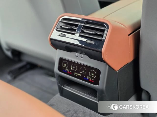 BMW 5 Series (G60) 2026 Цвет галактики из Кореи, фото 5