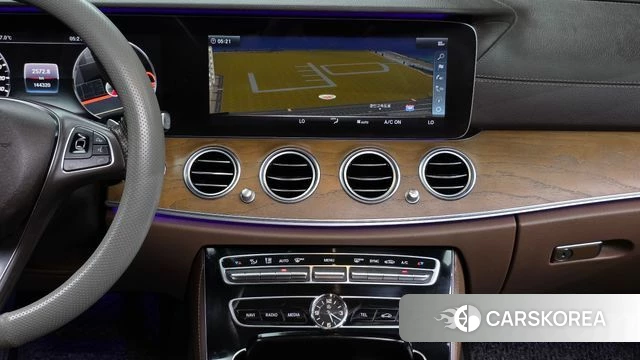 Mercedes-Benz E-Class W213 2018 Серый из Кореи, фото 5