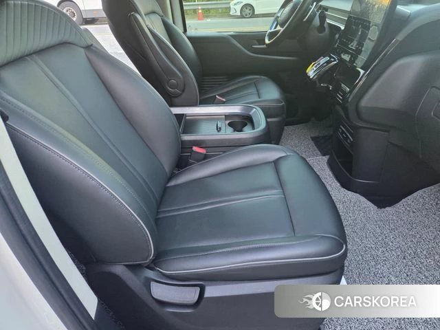 Hyundai Staria 2021 Белый из Кореи, фото 5