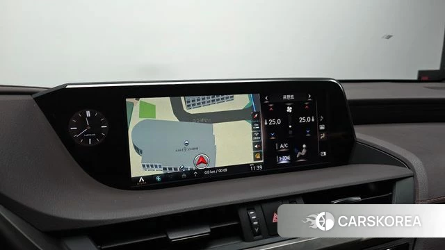 Lexus ES300h 7th generation 2021 Белый из Кореи, фото 5