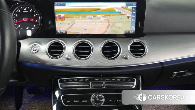 Mercedes-Benz E-Class W213 2019 Серебряный из Кореи, фото 5