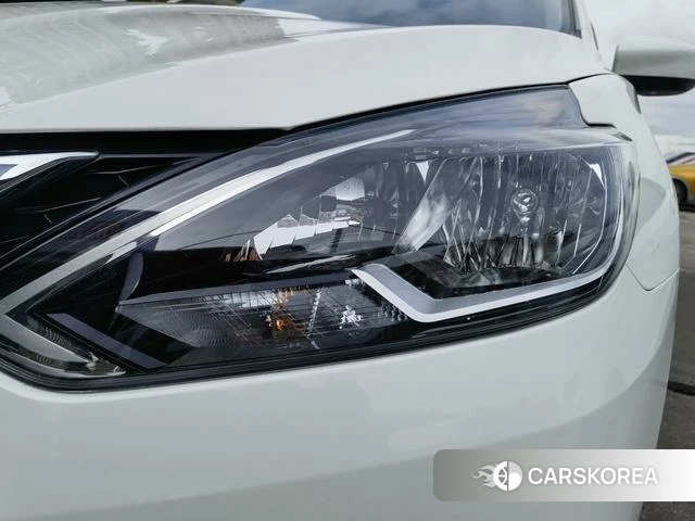 Nissan Sylphy 2024 Белый из Китая, фото 5