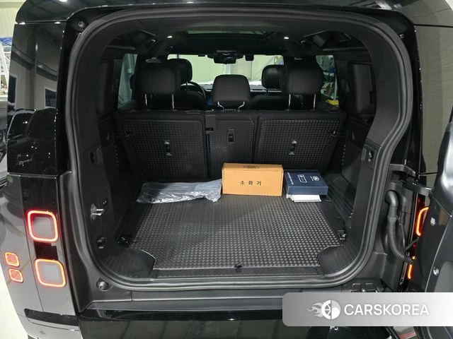 Land Rover Defender (L663) 2026 Серебристо-серый из Кореи, фото 5