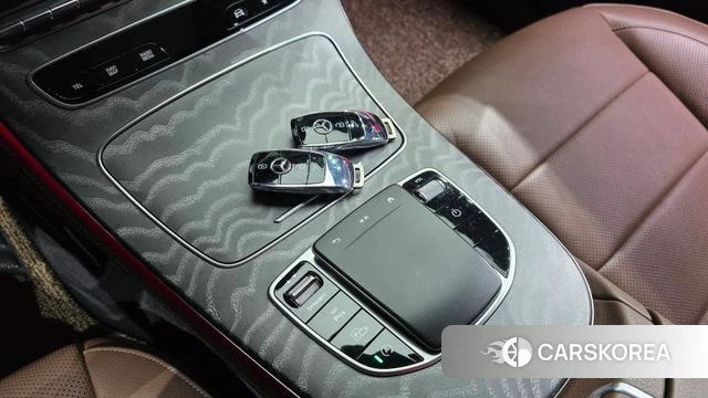 Mercedes-Benz E-Class W213 2022 Белый из Кореи, фото 5