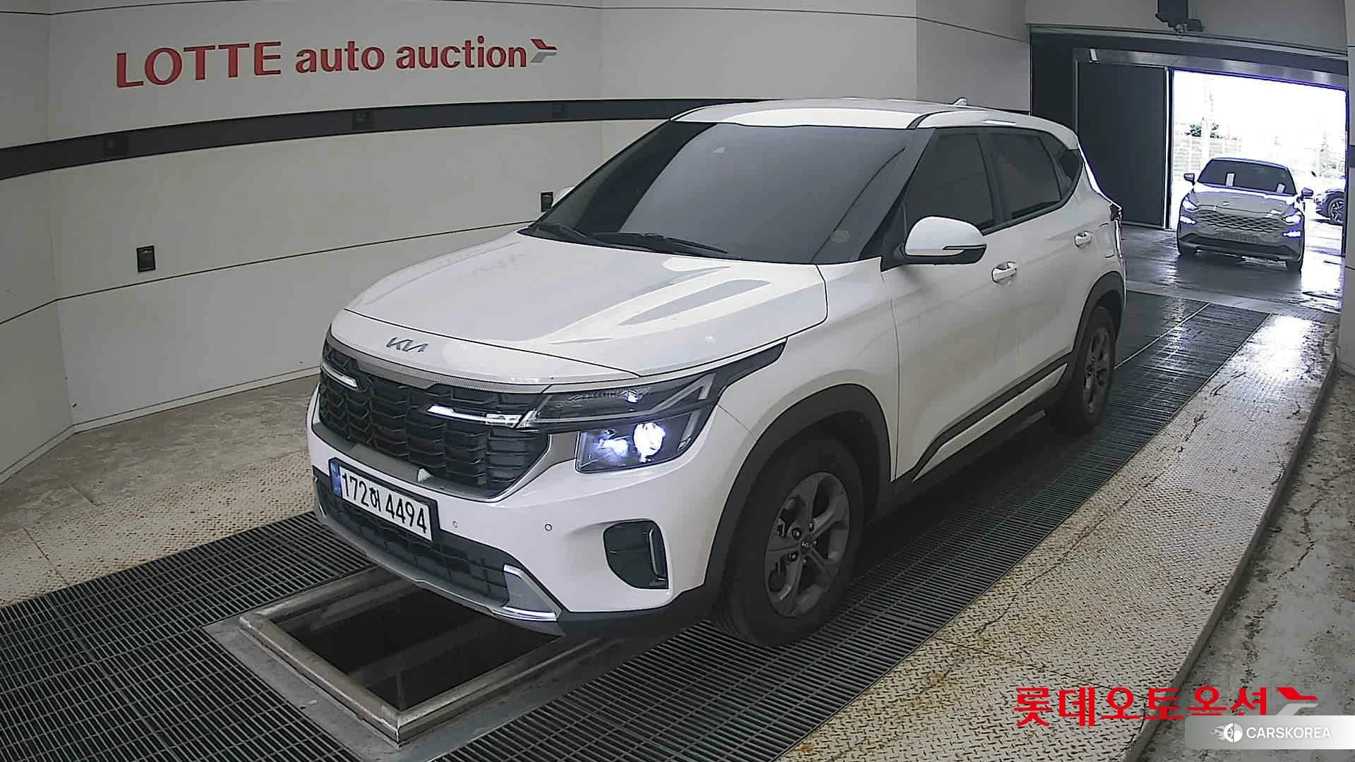 Kia Seltos 2023 Snow White Pearl (optional) из Кореи, фото 5