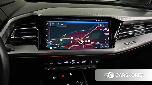 Audi Q4 e-Tron (F4) 2022 Белый из Кореи, фото 5