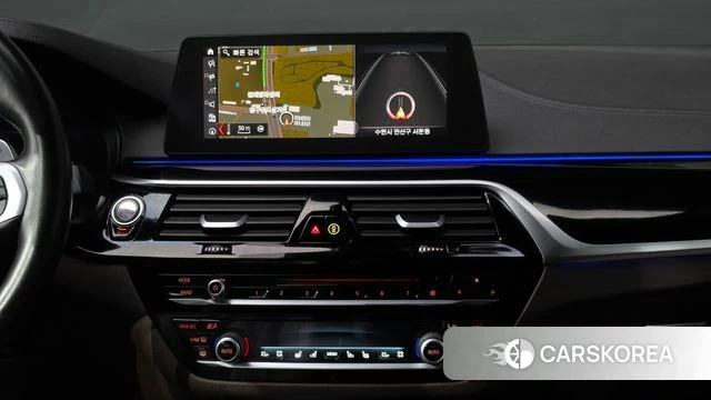 BMW 5 Series (G30) 2019 Серебристо-серый из Кореи, фото 5