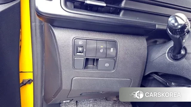 Hyundai Staria 2021 Желтый из Кореи, фото 5