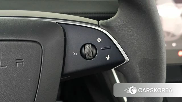 Tesla Model Y 2025 Черный из Кореи, фото 5
