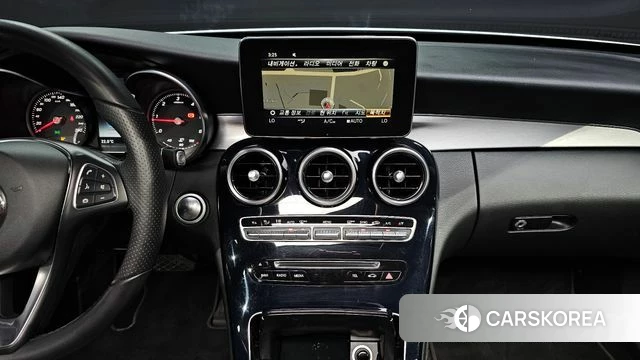 Mercedes-Benz C-Class W205 2018 Белый из Кореи, фото 5