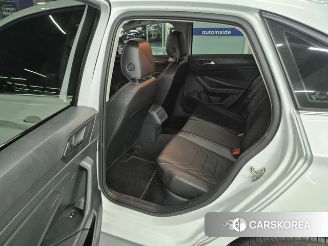 Volkswagen 7th Generation of Jetta 2023 Белый из Кореи, фото 5