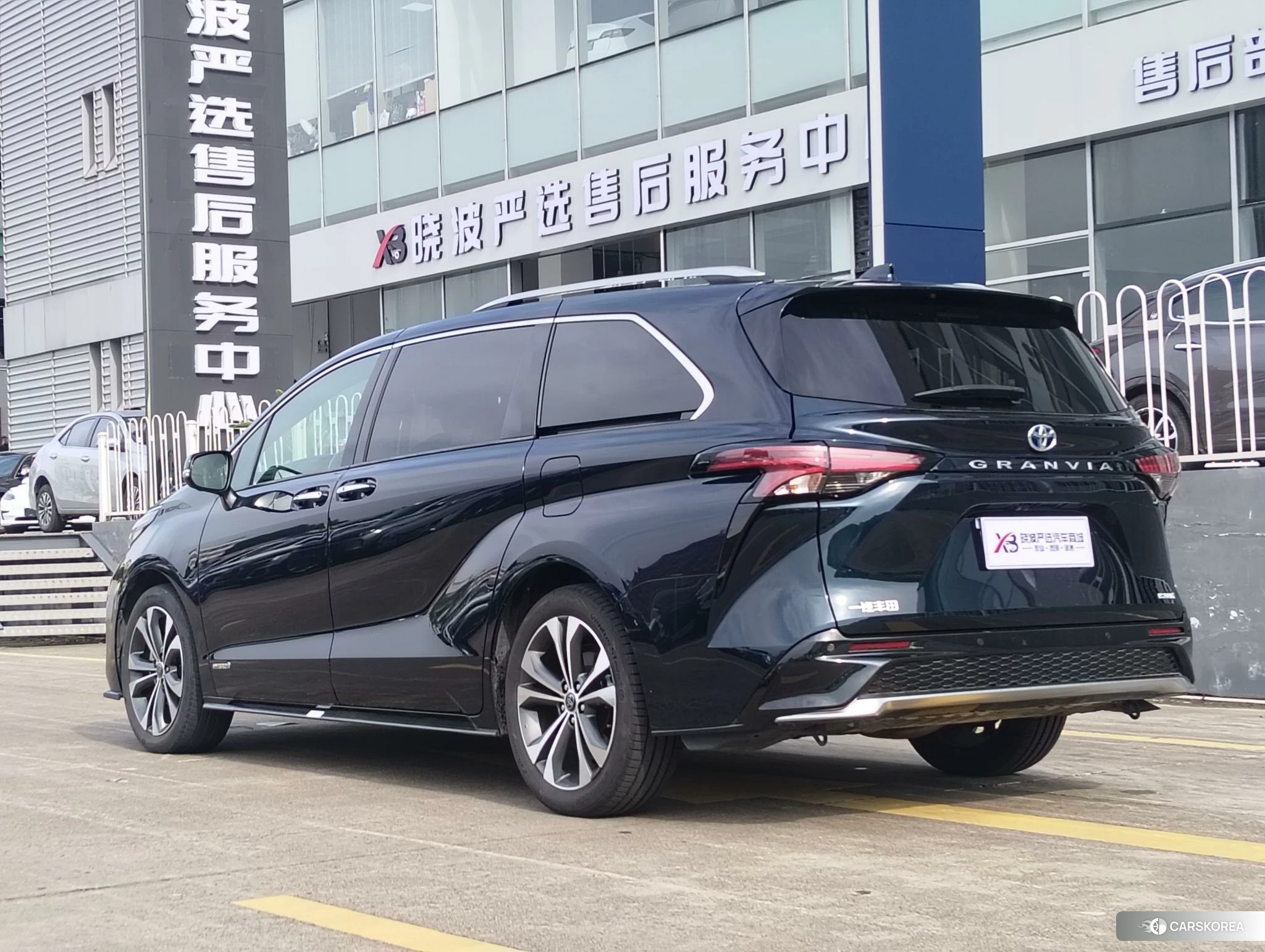 Toyota Granvia 2022 Синий из Китая, фото 5