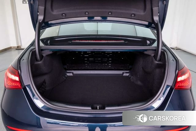 Mercedes-Benz C-class 2025 Черный из Китая, фото 5