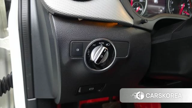 Mercedes-Benz B-Class W246 2018 Белый из Кореи, фото 5