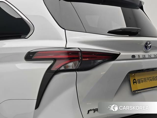 Toyota Sienna 2022 Белый из Китая, фото 5