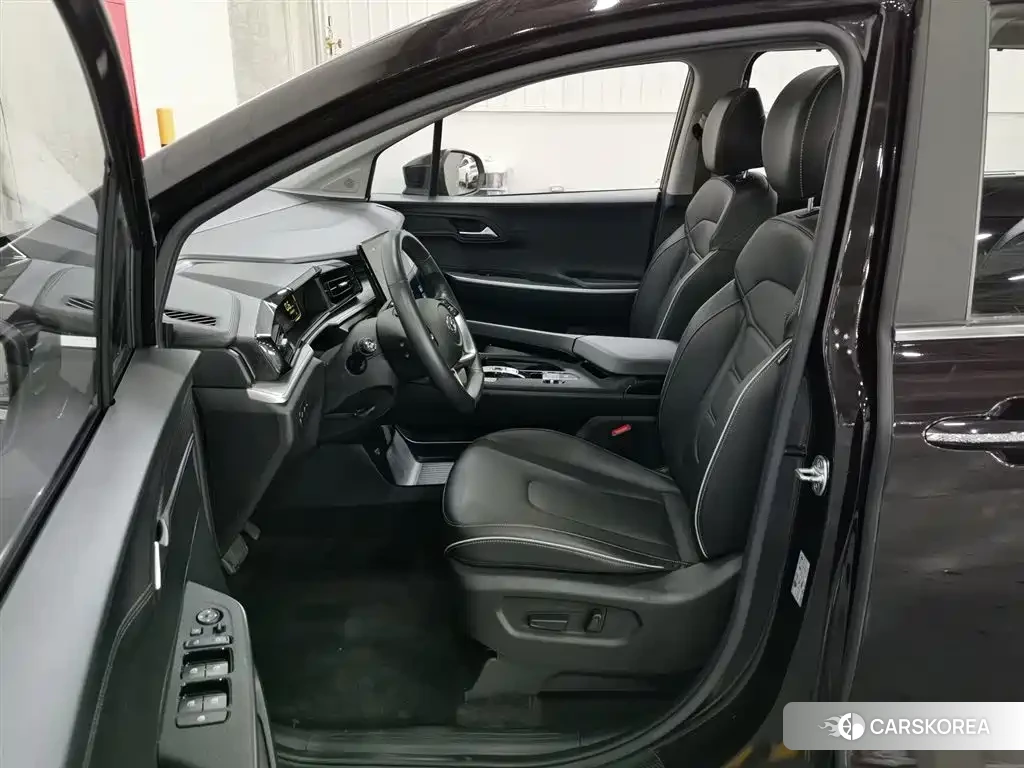 Hyundai Custo 2022 Champagne/brown из Китая, фото 5