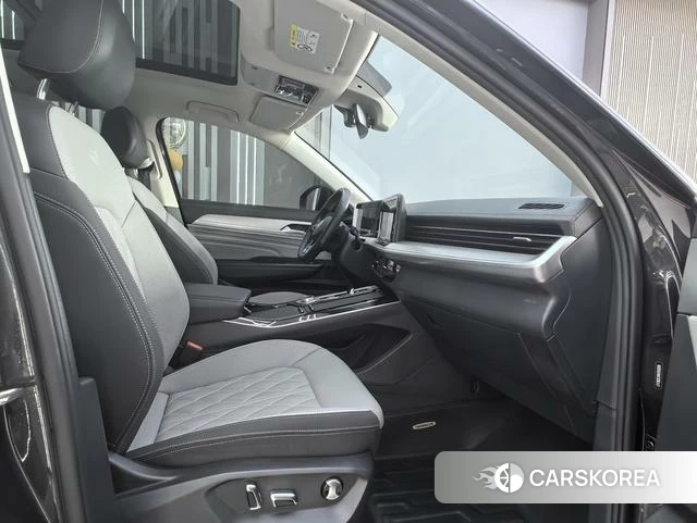 Volkswagen Tavendor 2023 Темно-серый из Китая, фото 5