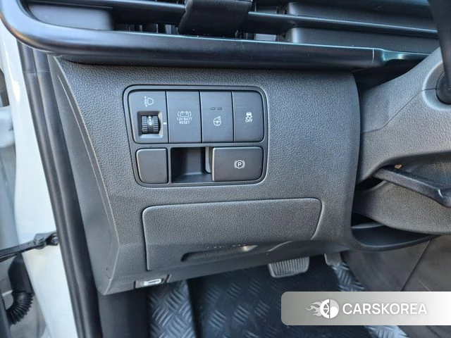 Hyundai The New Staria 2026 Белый из Кореи, фото 5
