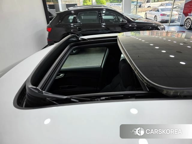 Audi Q4 e-Tron (F4) 2026 Белый из Кореи, фото 5