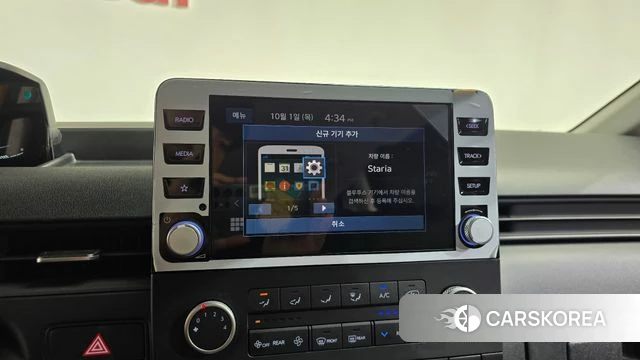 Hyundai Staria 2023 Желтый из Кореи, фото 5