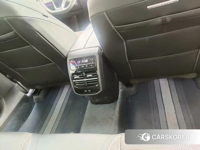 Volkswagen Magotan 2024 Черный из Китая, фото 5