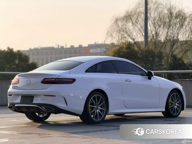 Mercedes-Benz E-Class 2023 Белый из Китая, фото 5
