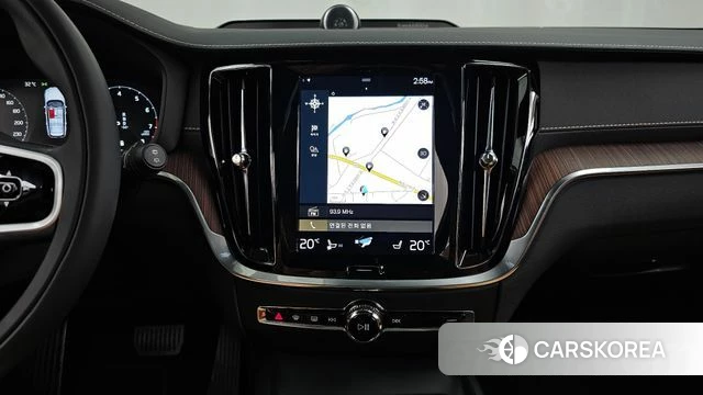 Volvo V60 Cross-Country 2nd Generation 2022 Серый из Кореи, фото 6