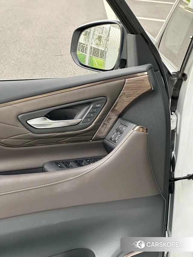 Toyota Alphard 2023 Белый из Китая, фото 5