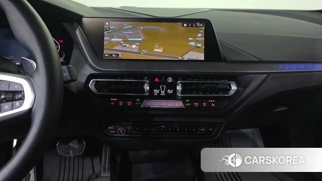 BMW 1 Series (F40) 2023 Белый из Кореи, фото 5