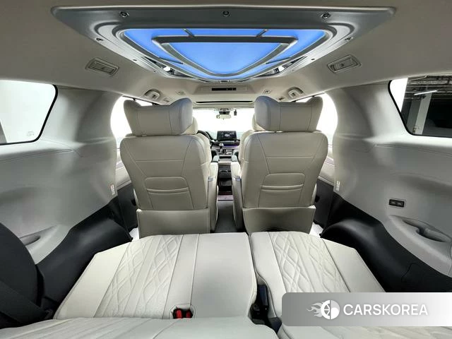 Toyota Sienna 2026 Черный из Китая, фото 5