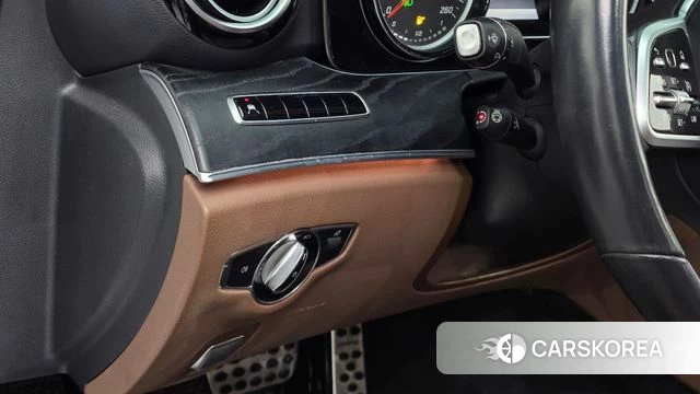 Mercedes-Benz E-Class W213 2018 Белый из Кореи, фото 5