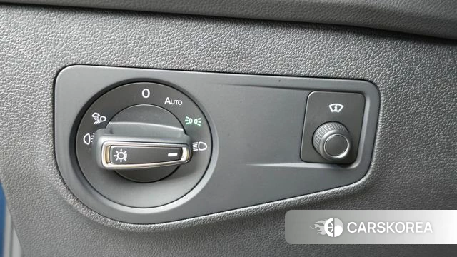 Volkswagen Tiguan second Generation 2022 Синий из Кореи, фото 5