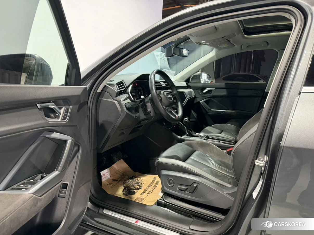 Audi Q3 Sportback 2021 Темно-серый из Китая, фото 5